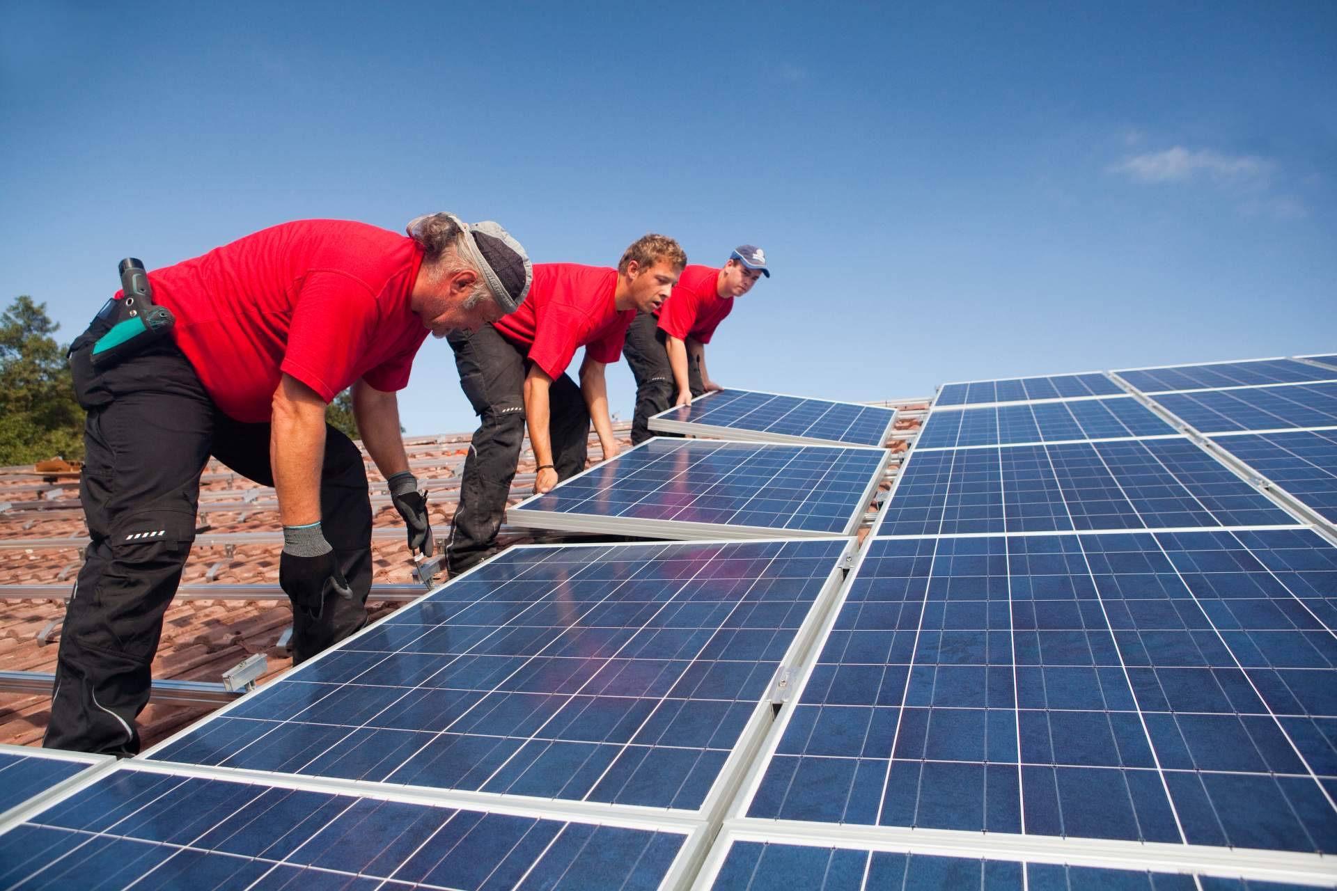 EXS Inmobiliaria y los beneficios de los terrenos de gran extensión para la generación de energías limpias