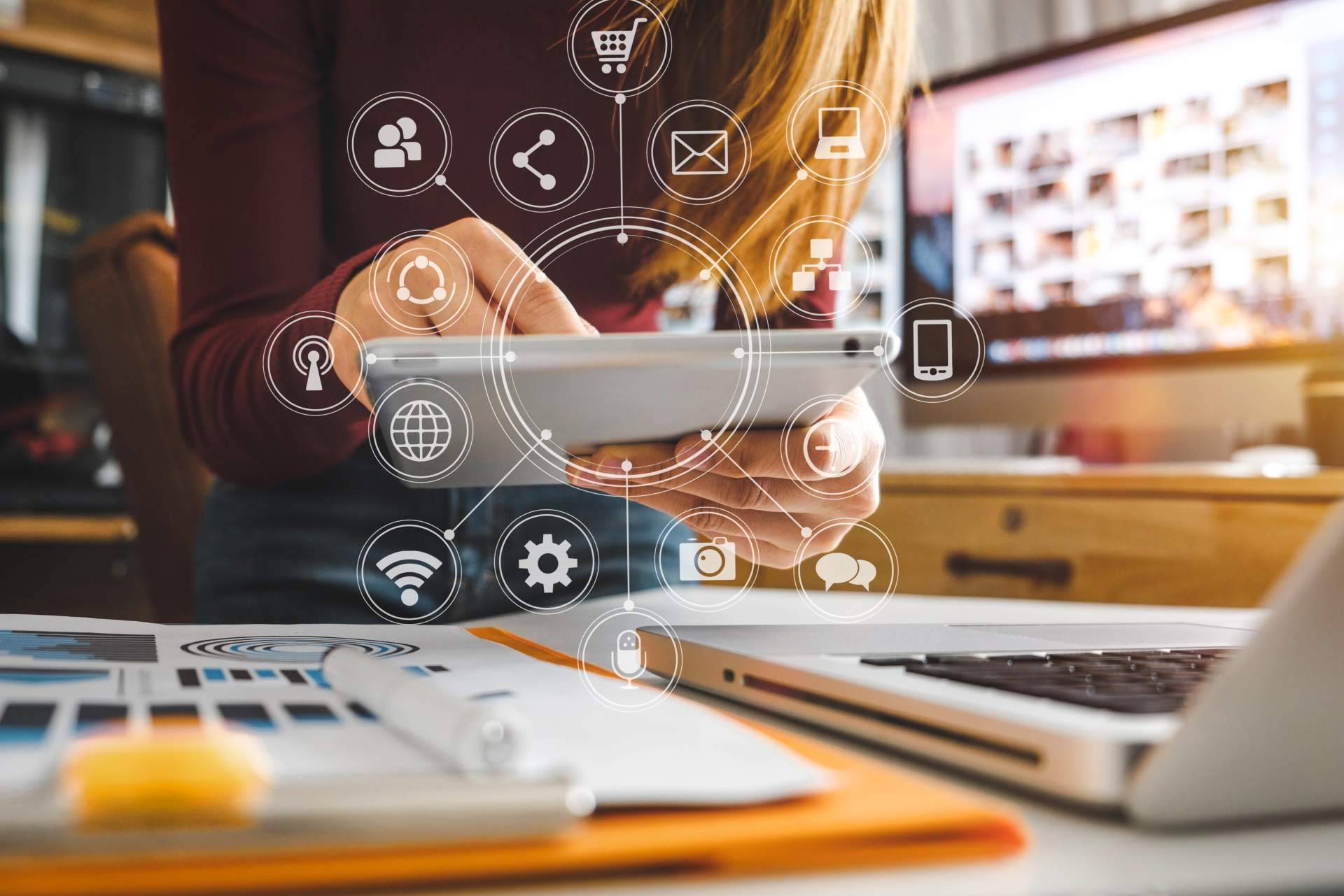 El comportamiento del consumidor a través de la influencia del marketing