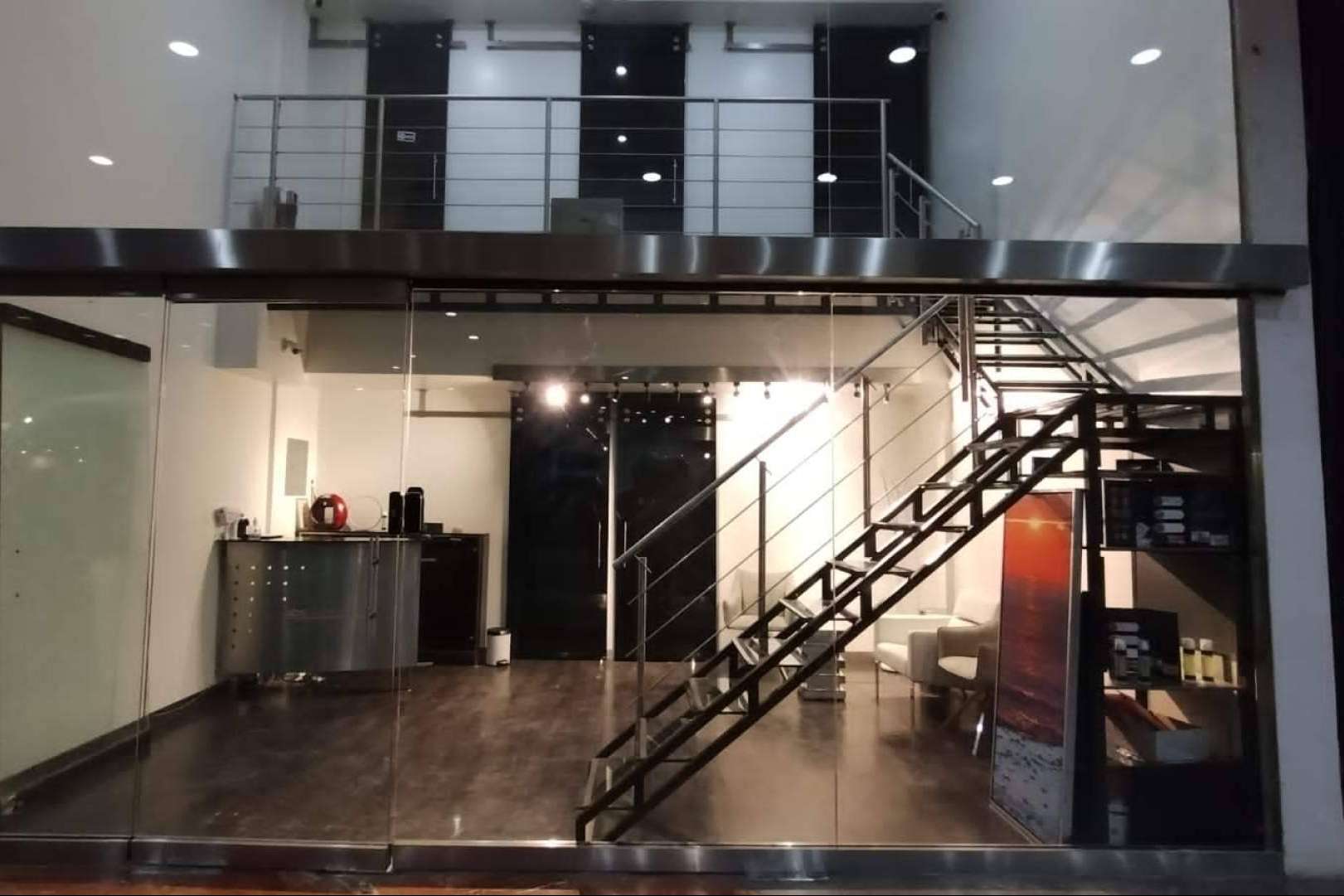 Diacero.com ofrece distintos productos de acero para interiores y exteriores
