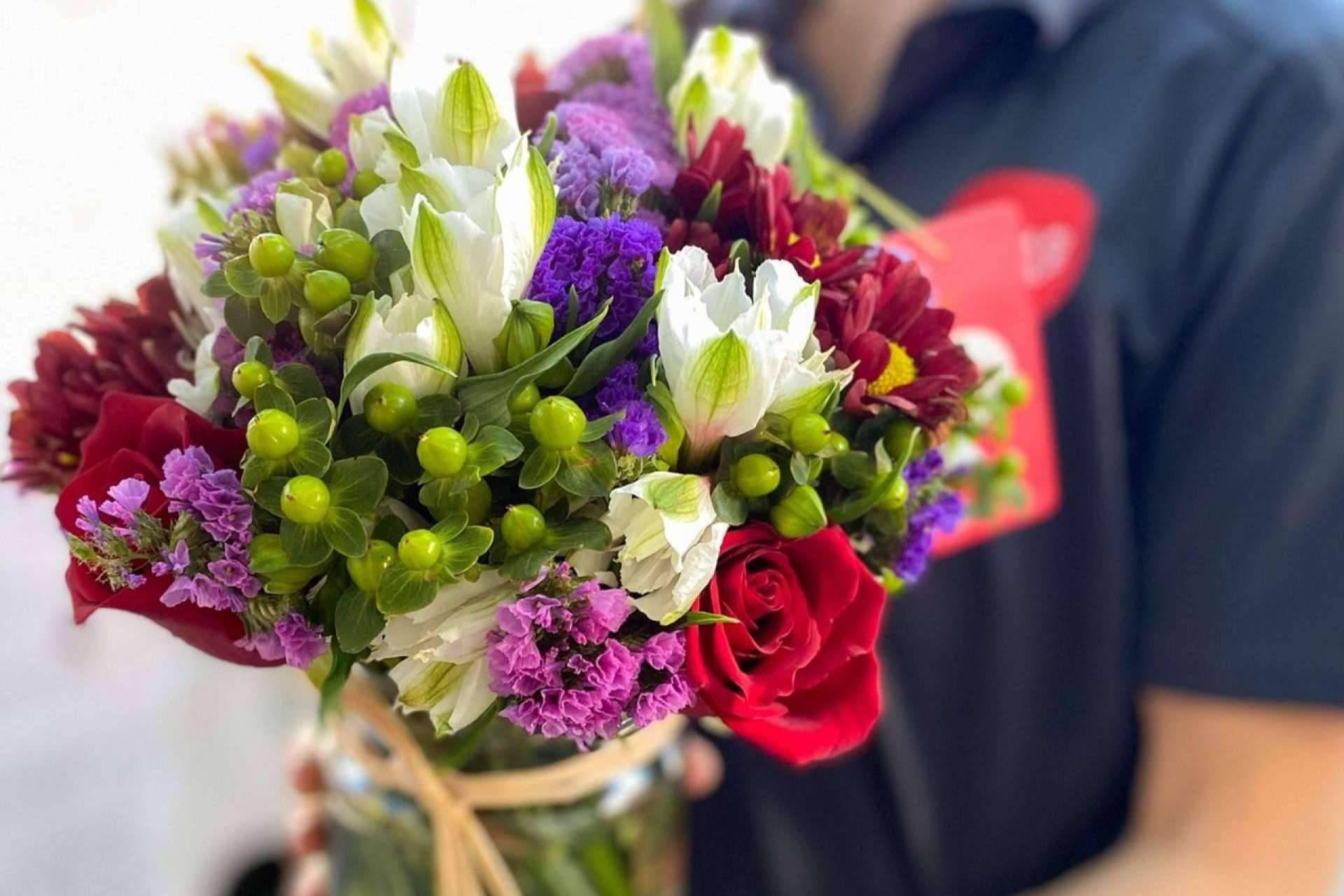 La florería RosaLinda refleja su pasión por las flores en su trato a cada cliente