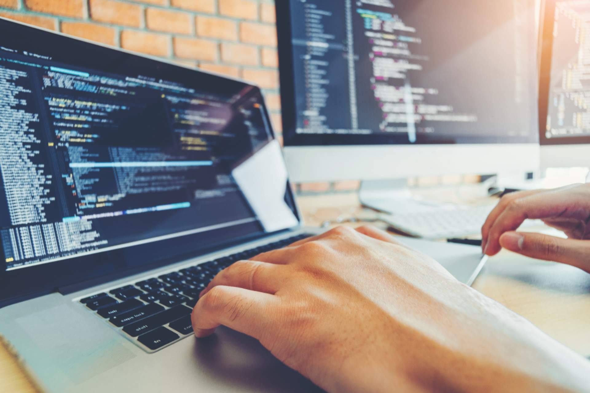 Javier Fueyo transmite sus conocimientos sobre el lenguaje de programación Prolog