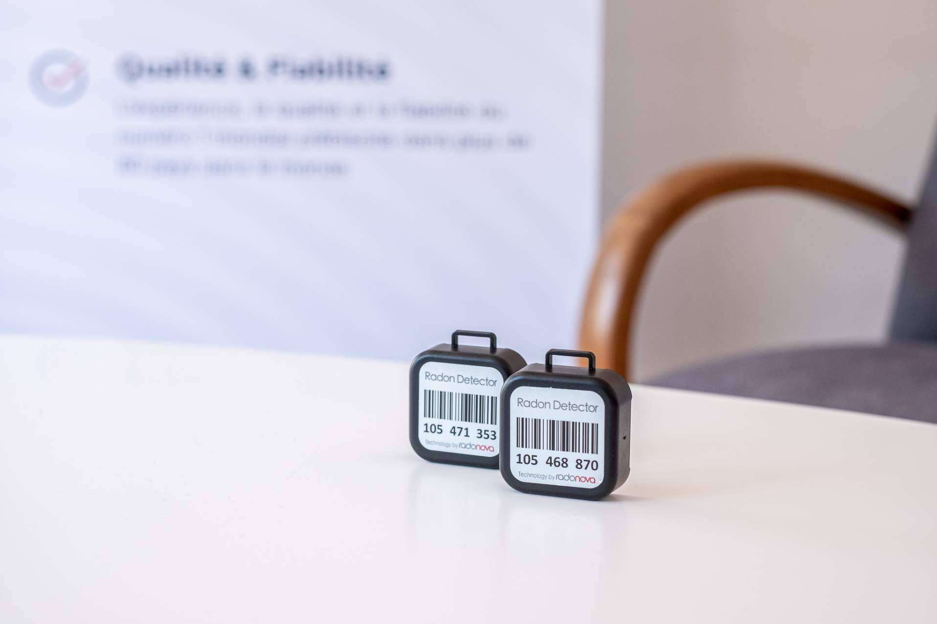 Medidores para detectar radón, con Radonova