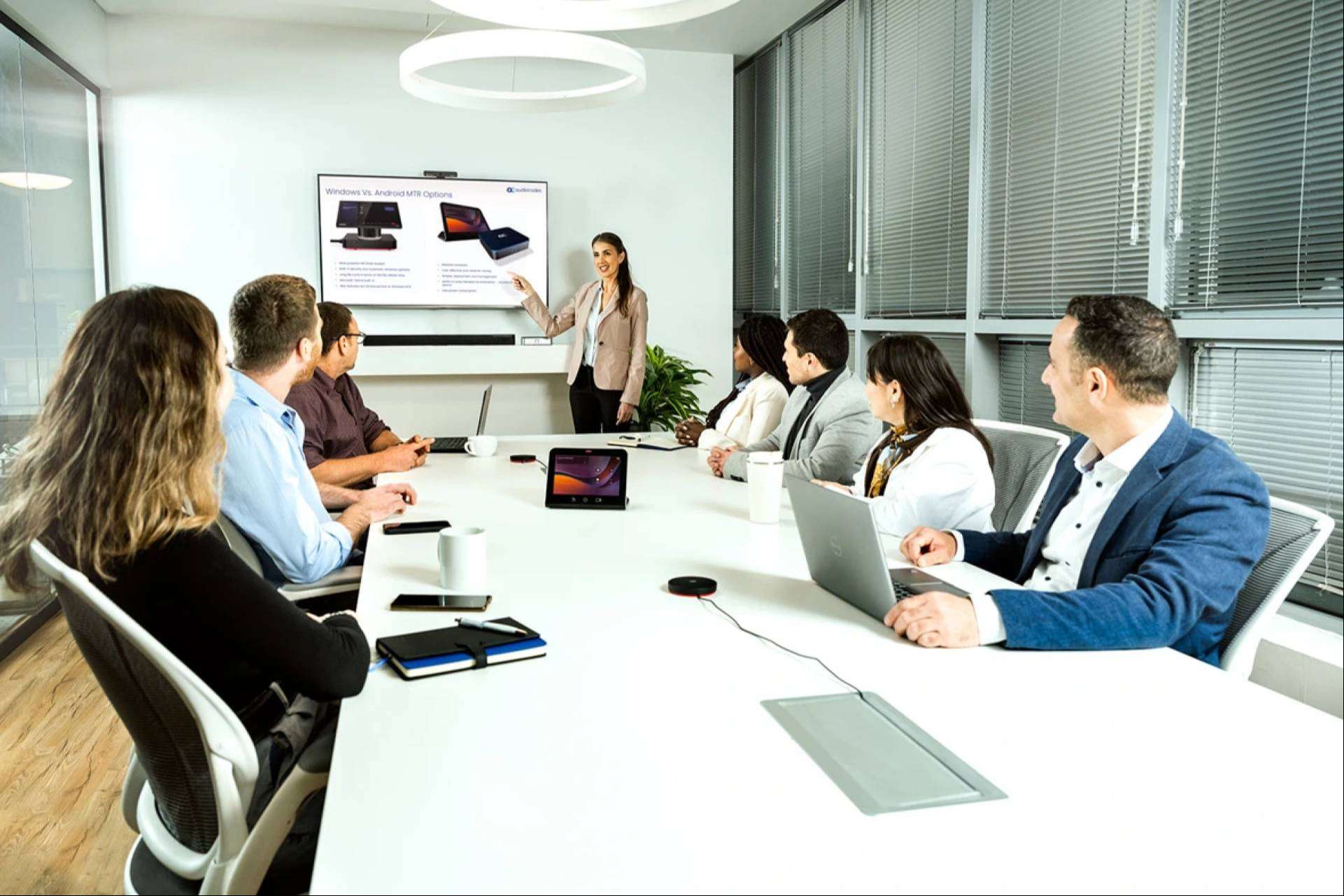 AGCOM Perú; innovación y tecnología para las empresas más importantes del país