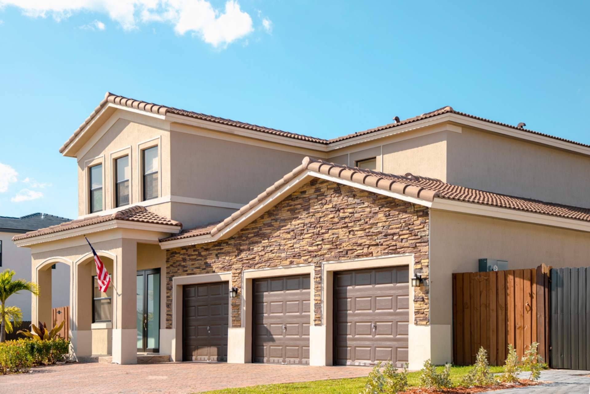 Beneficios de comprar propiedades en el sur de Florida, por los especialistas en venta de casas en Miami de UTG Miami